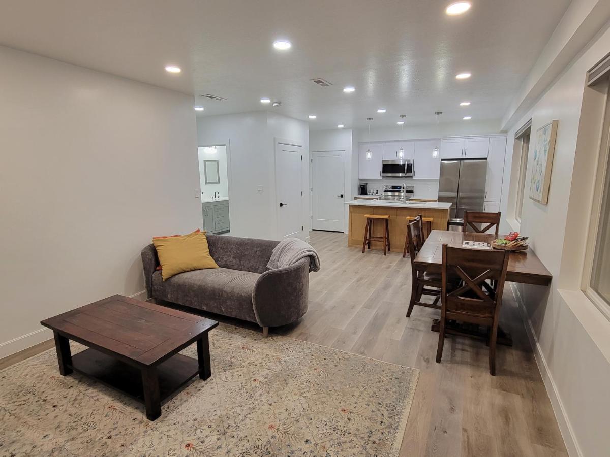 Spacious & Modern Apartment, Close To Universities And Mountains Mapleton Bagian luar foto